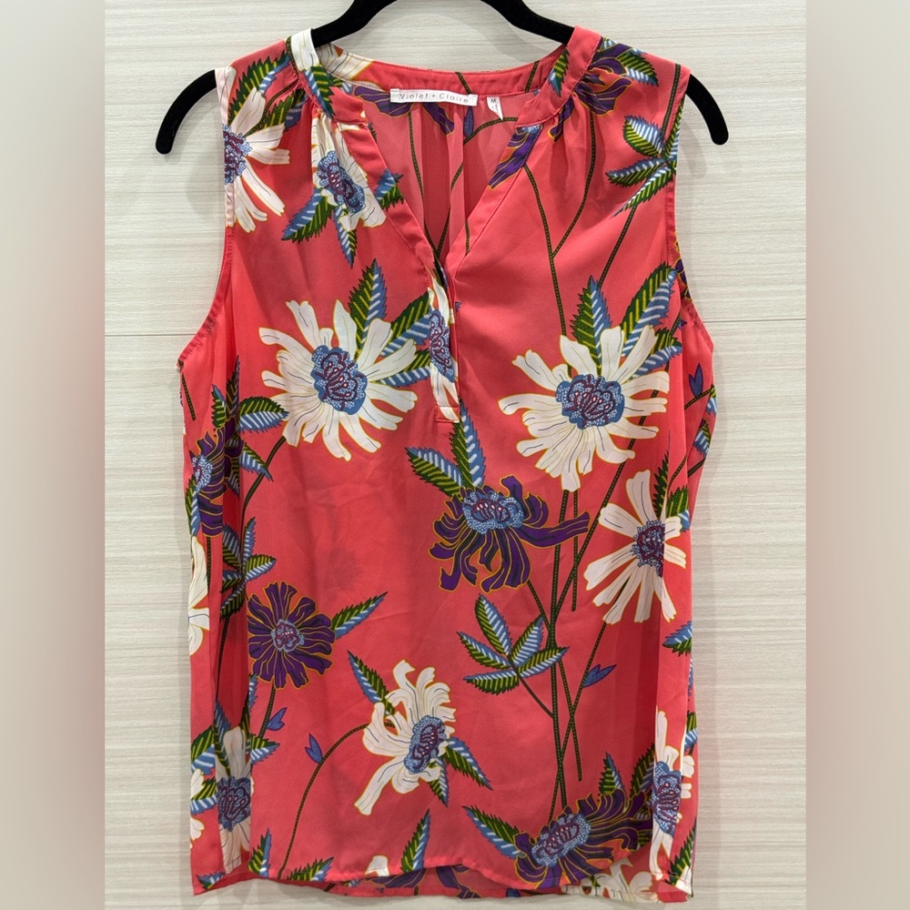Violet & Claire Women’s Pink Floral Sleeveless Blouse Size Medium